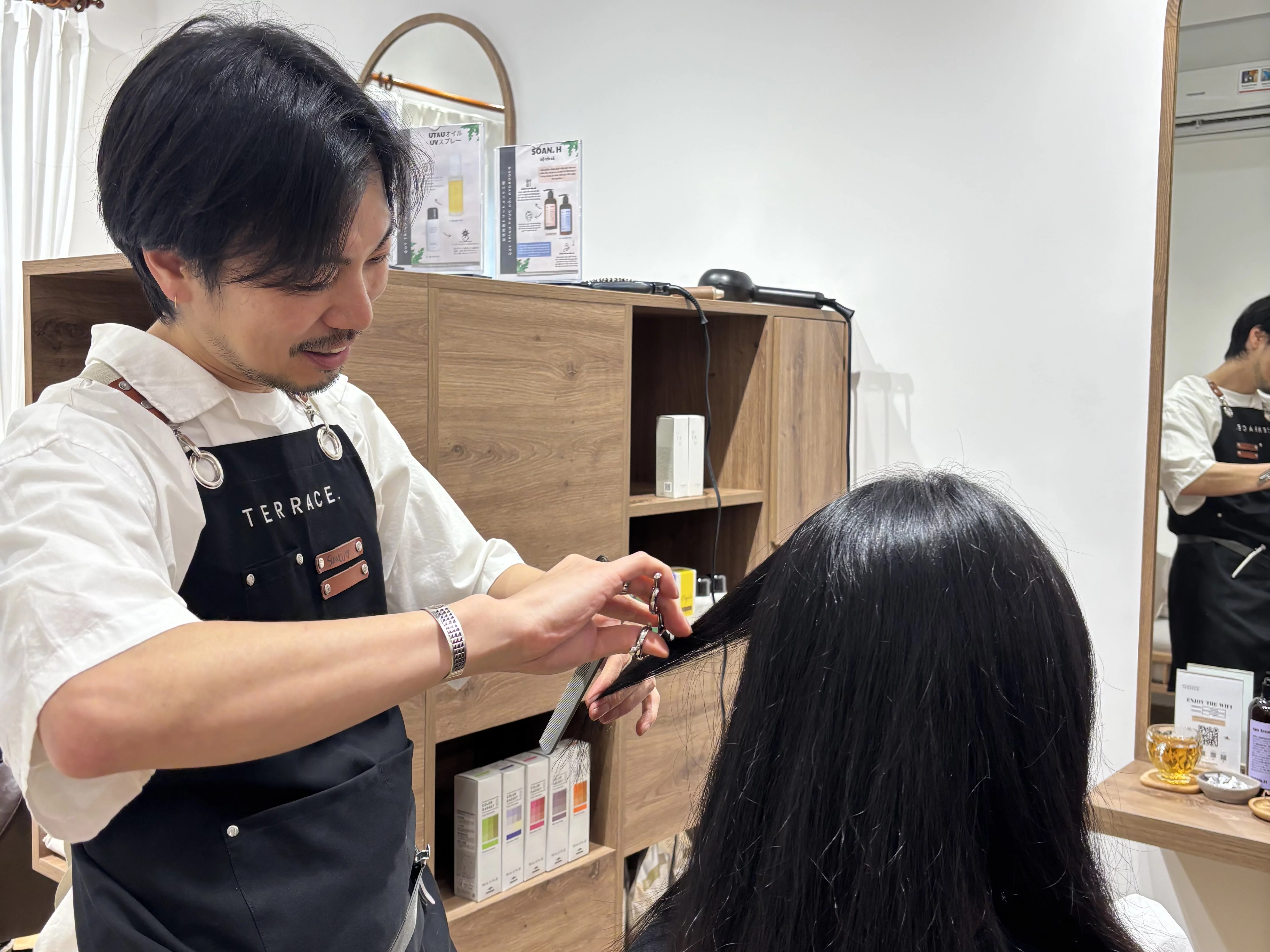 女性の髪の悩みに、美容師20年の答えを。”自宅で塗るだけ”簡単髪質改善