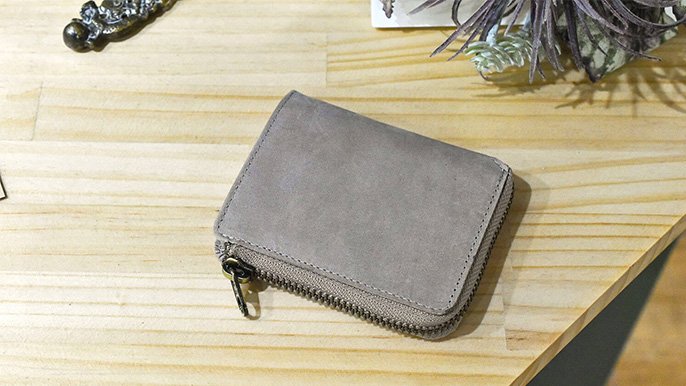 整理整頓できるだけじゃない、革を持つシンプルな提案。本革ミニ財布
