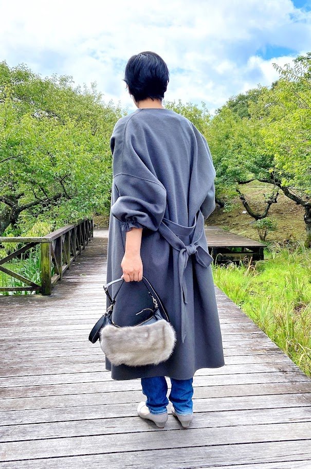 過去の過剰生産によって捨てられる毛皮を救いたい癒しのバッグに