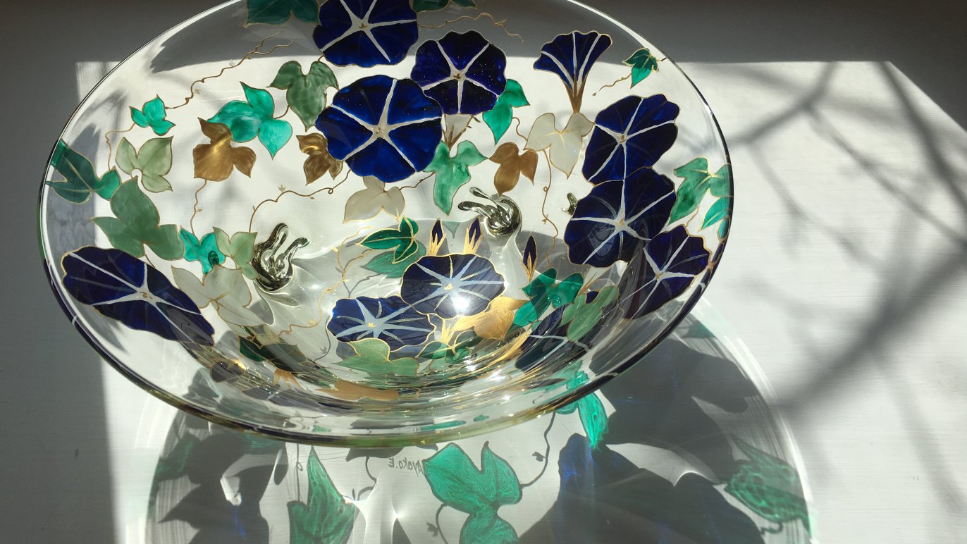 手描きガラス花瓶 蝶と木の葉 手描きガラス花瓶 蝶と木の葉