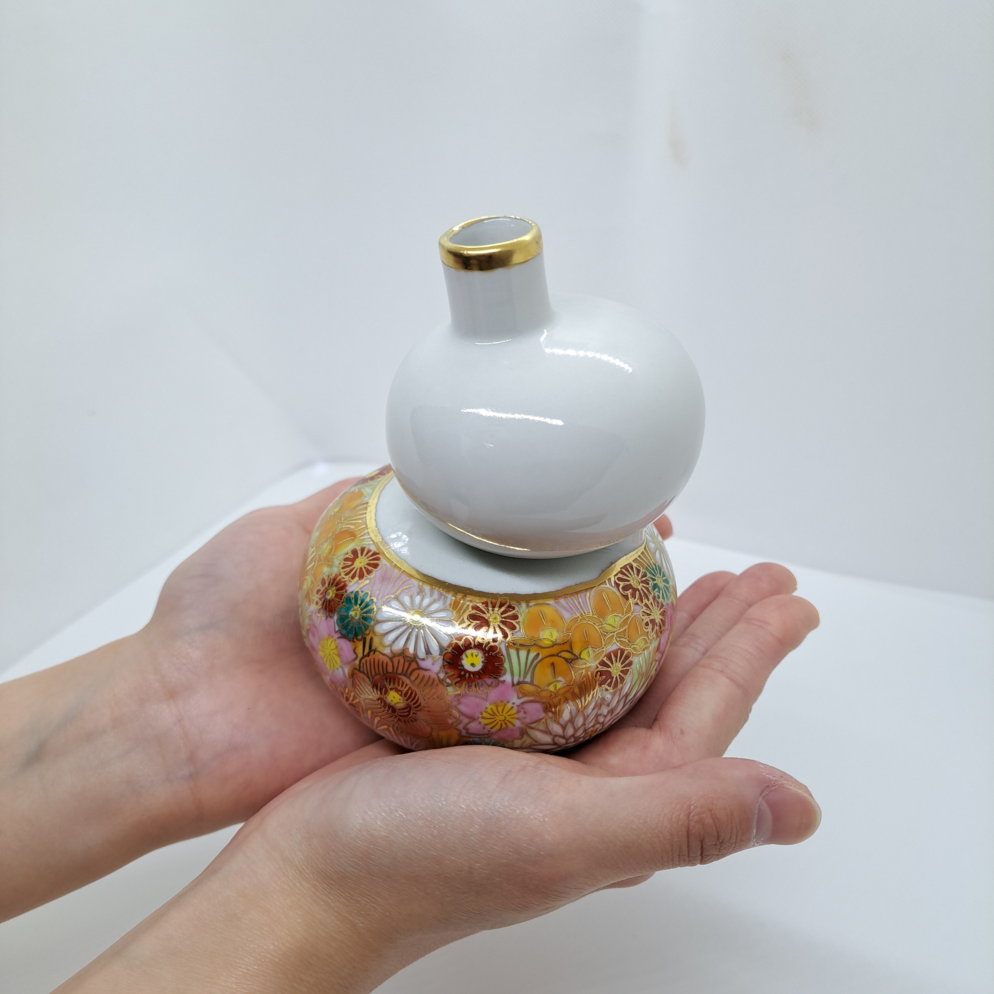 一輪添えれば、部屋が変わる。花詰九谷焼・瓢箪型一輪挿し｜Creema SPRINGS