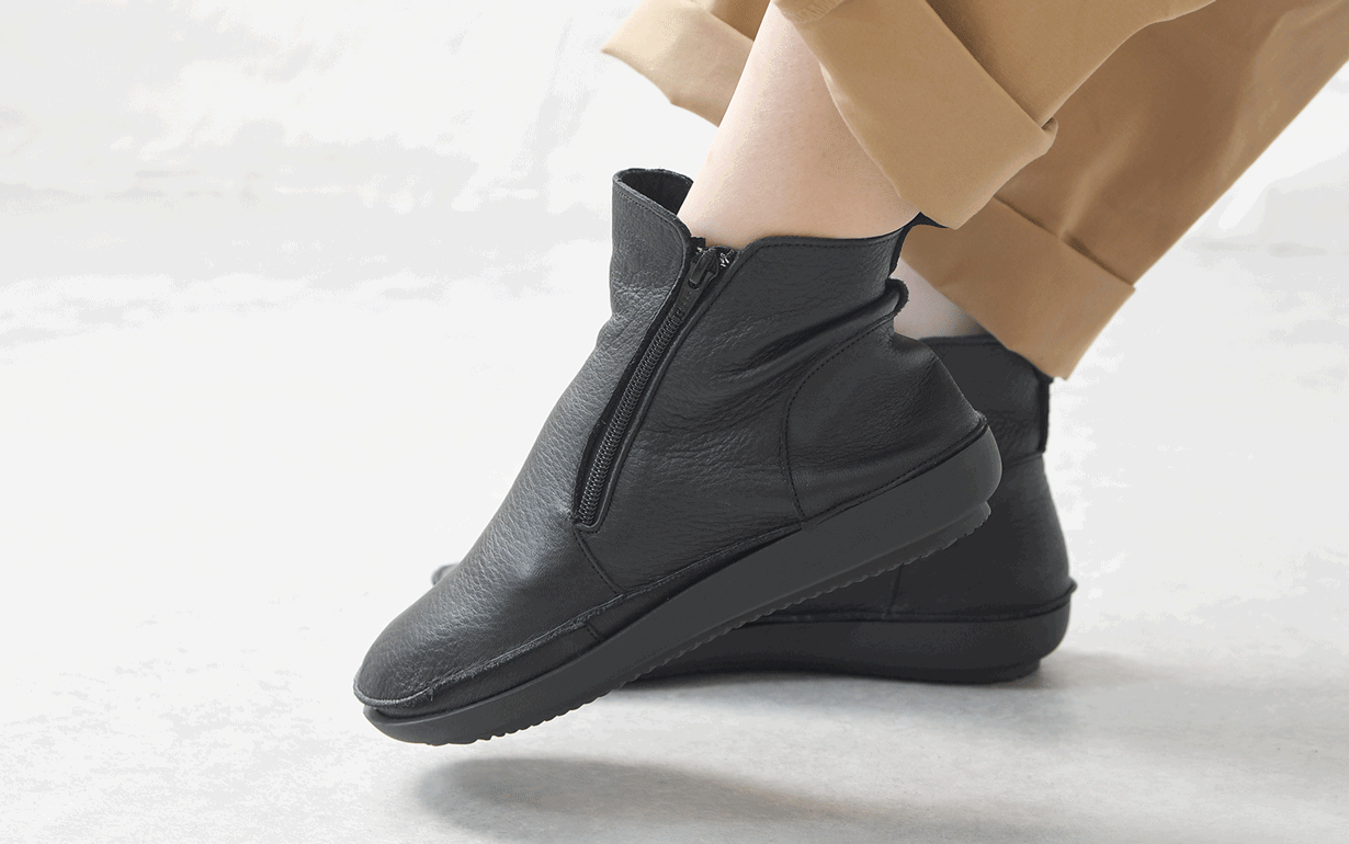 革のカシミヤ・鹿革】締め付けない快適さ。履き替え不要のドライビング