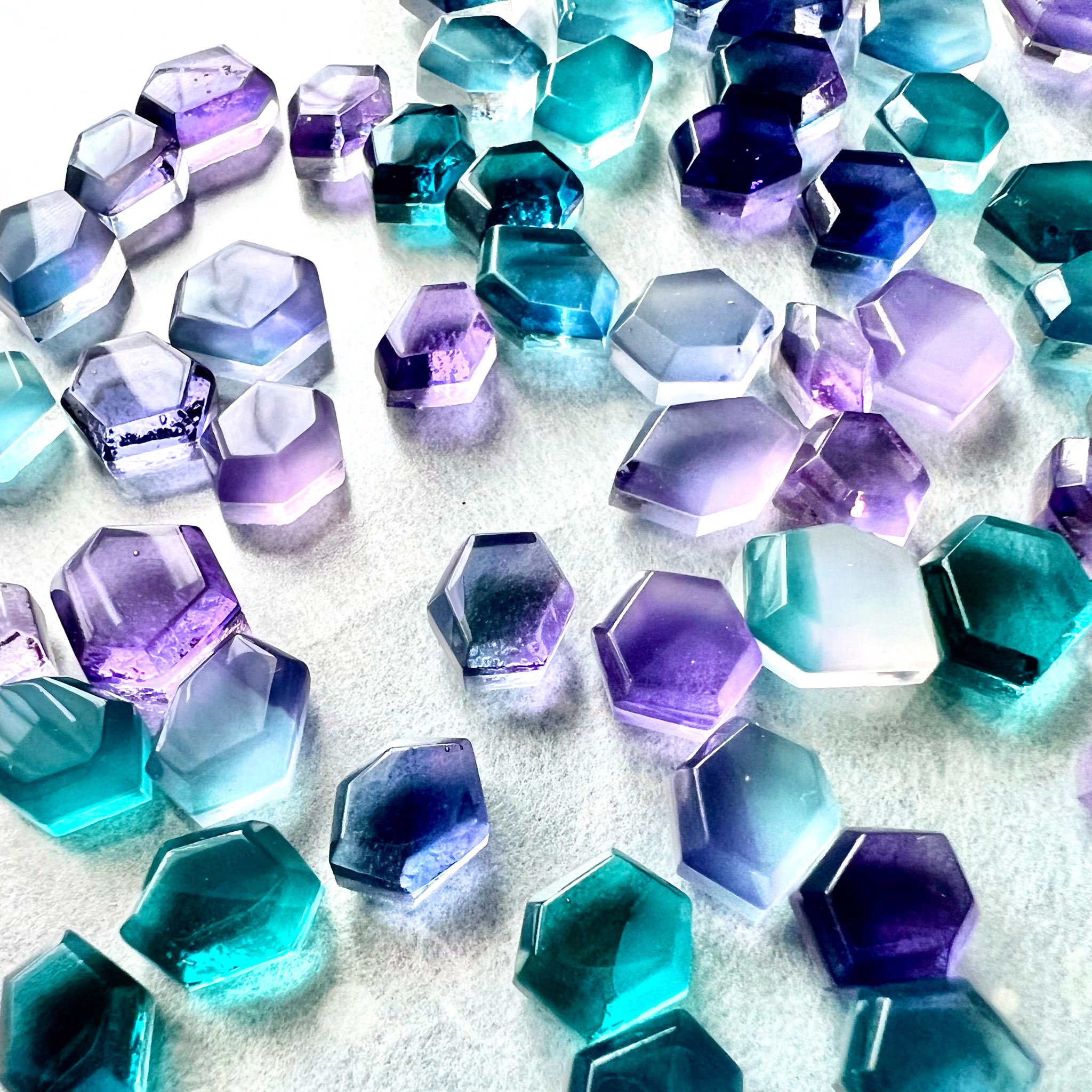 硝子の宝石』を多くの方に届けたい ～『硝子』と『宝石研磨技術』の融合が生み出す新しい美しさ～｜Creema SPRINGS