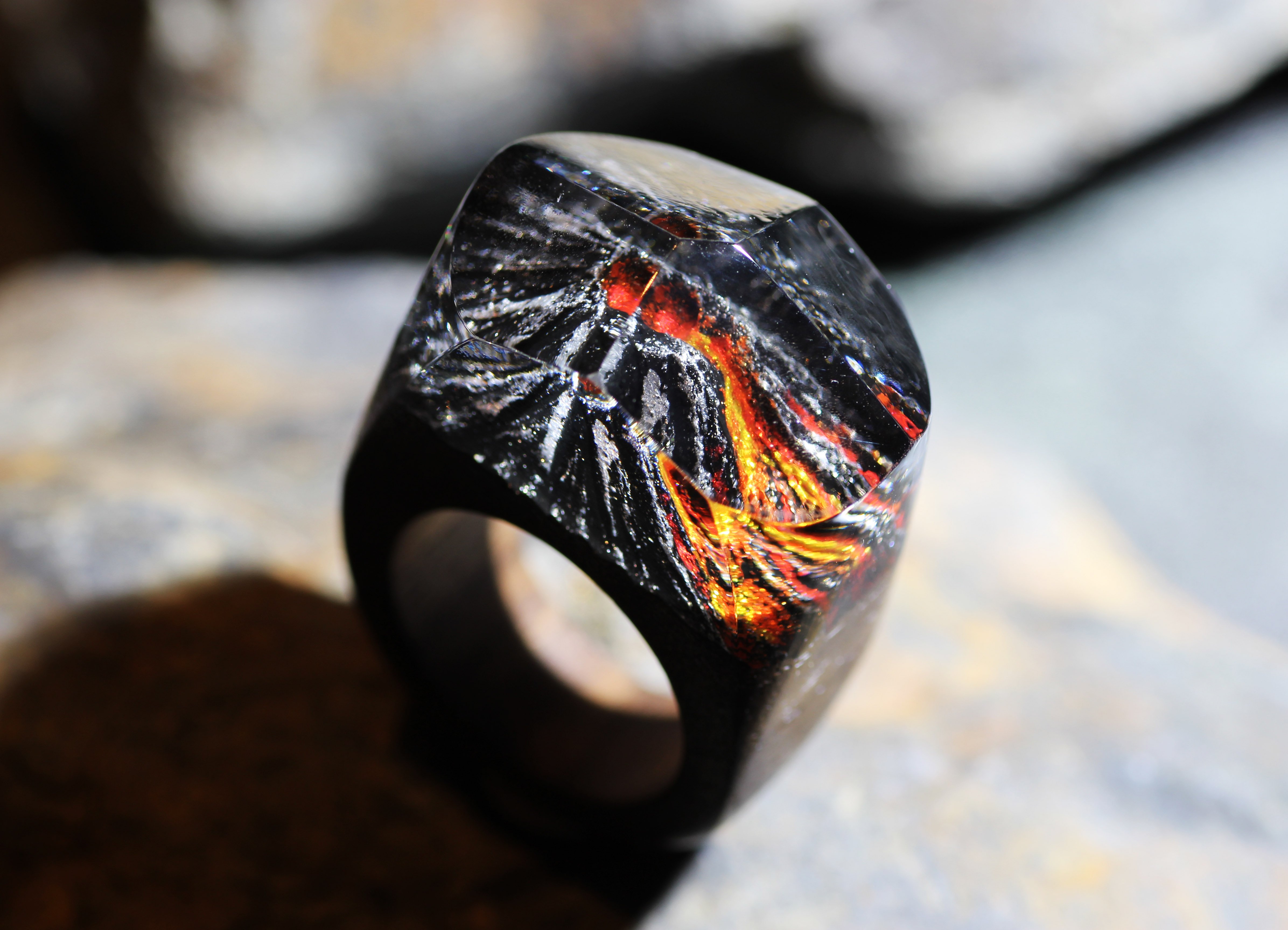 クリスタルレジンと高級木材から作り出される幻想的な世界 ウッド