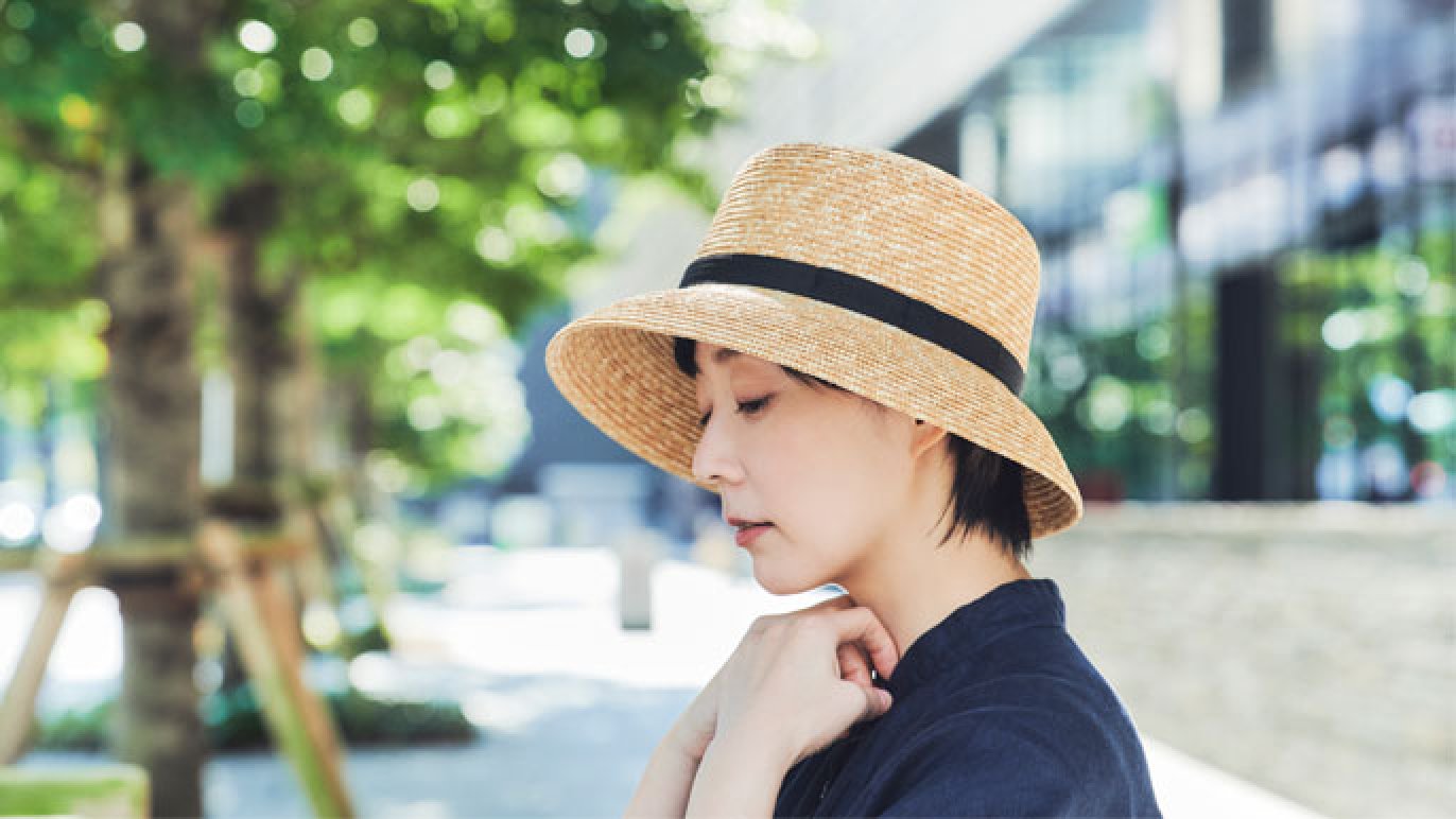 創業明治13年、職人が一つひとつ仕上げる日本製本物の麦わら帽子を届け 