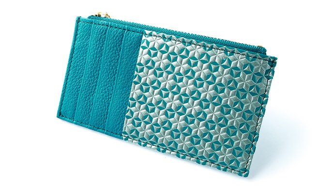 特殊な染色と型押しでつくる革のミニマルなお財布 ～浅草文庫が表現