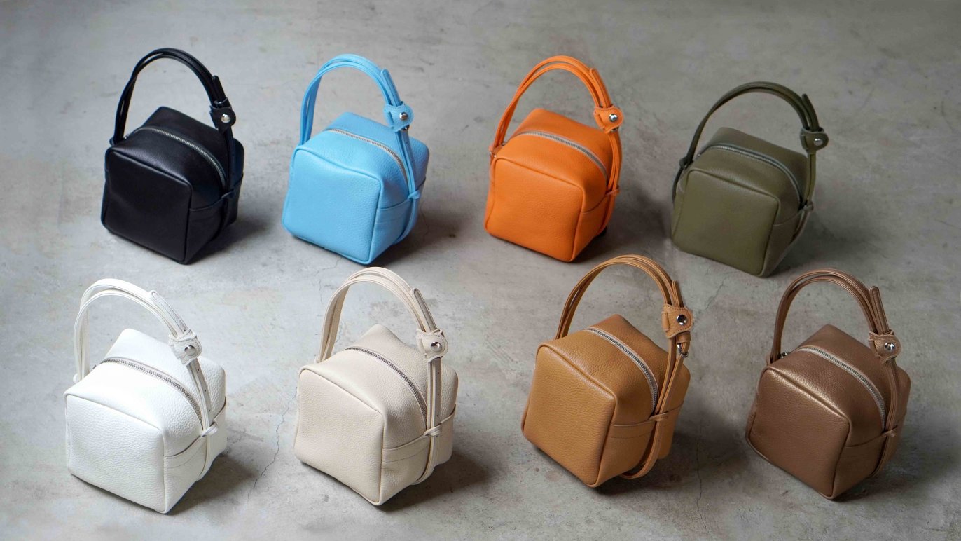 アーツアンドサイエンス 皮　ボックス　バッグ　小物入れ　レザー　円型 革問屋の余剰在庫に命を吹き込みコロンと可愛いミニバッグによみがえら