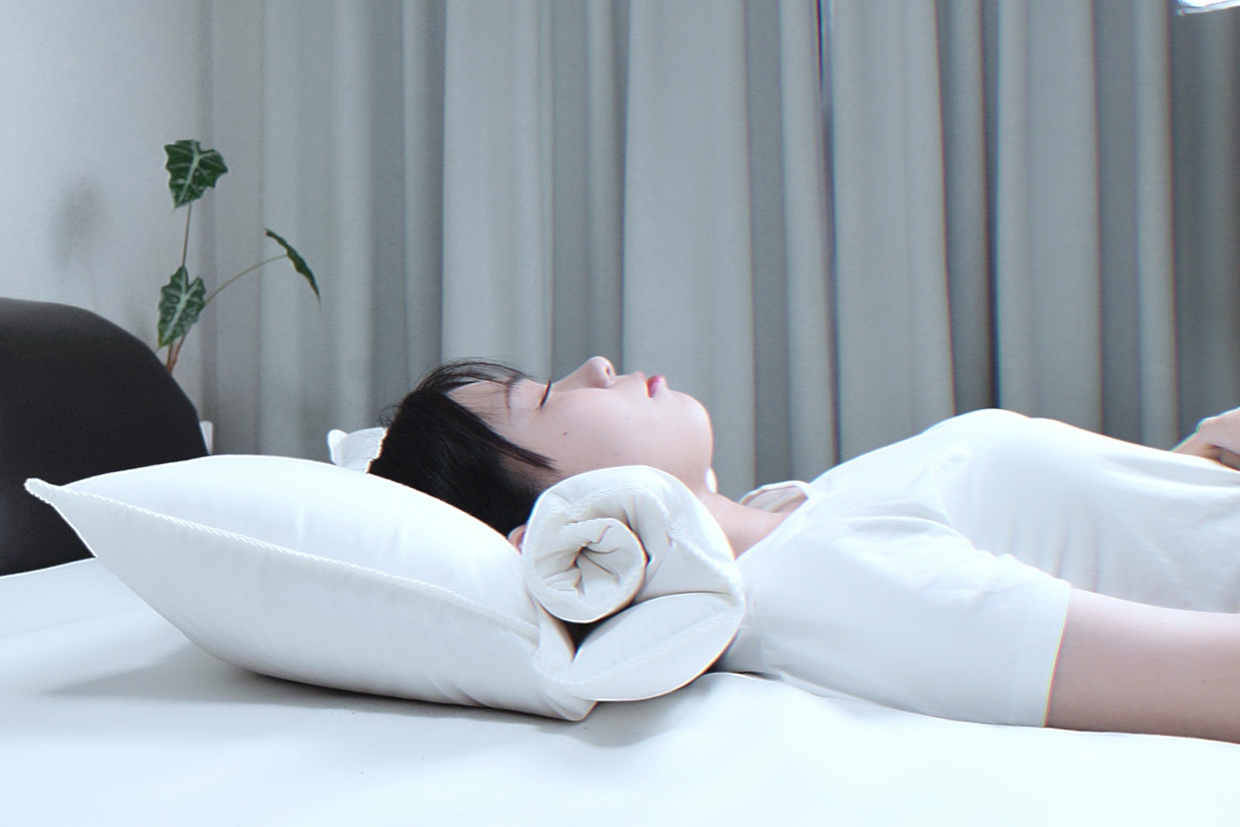 頚椎を支える未体験まくら『ふわくる』背中、肩、首、頭の高さ、硬さが