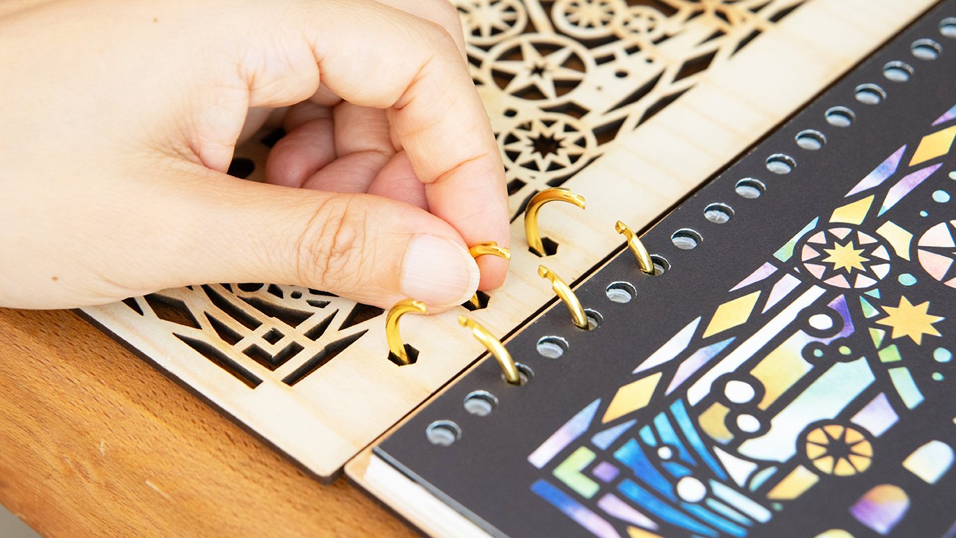 切り絵作家・大橋忍さんコラボ！使い方は無限大・飾っても美しい木製