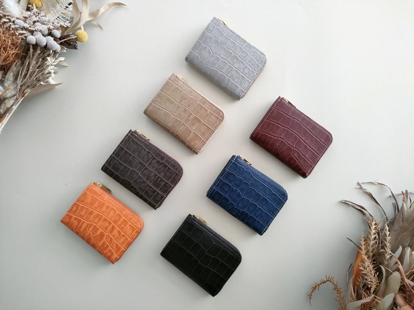 オンライン初登場】特許取得！お札がスルっと入る大人財布「型押し Smooth Wallet」｜Creema SPRINGS