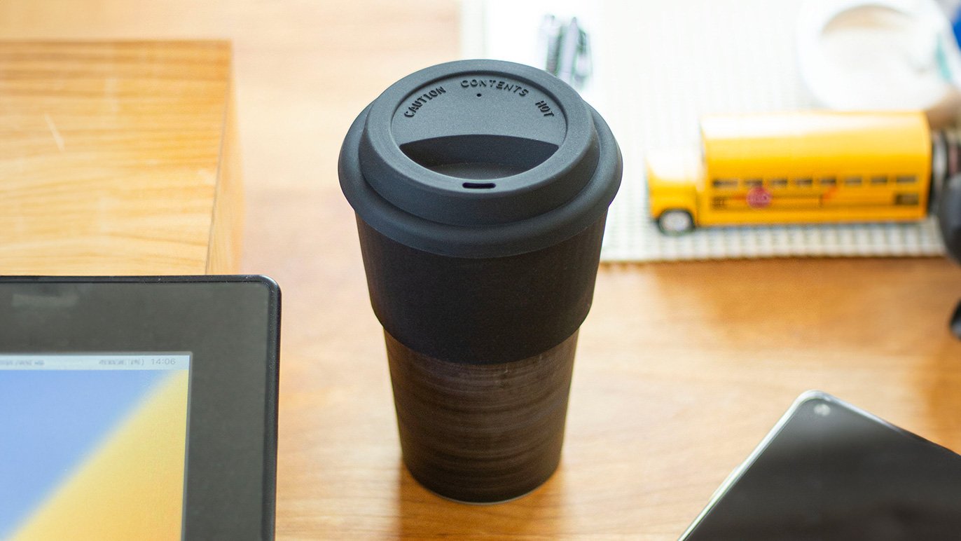 陶磁器で飲み物を美味しく楽しむ『Lid-cup』 電子レンジ対応・蓋付きで