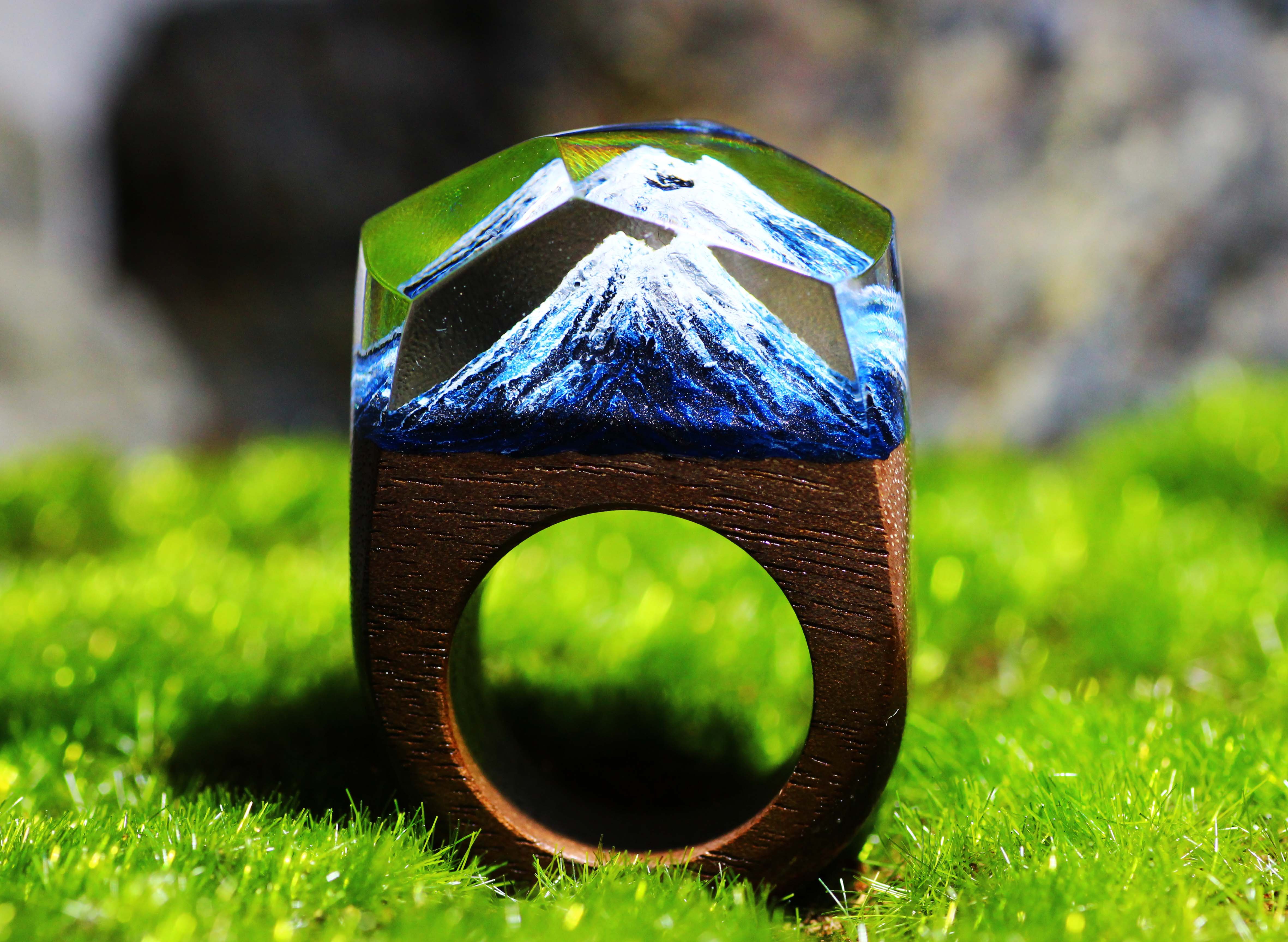 クリスタルレジンと高級木材から作り出される幻想的な世界 ウッド