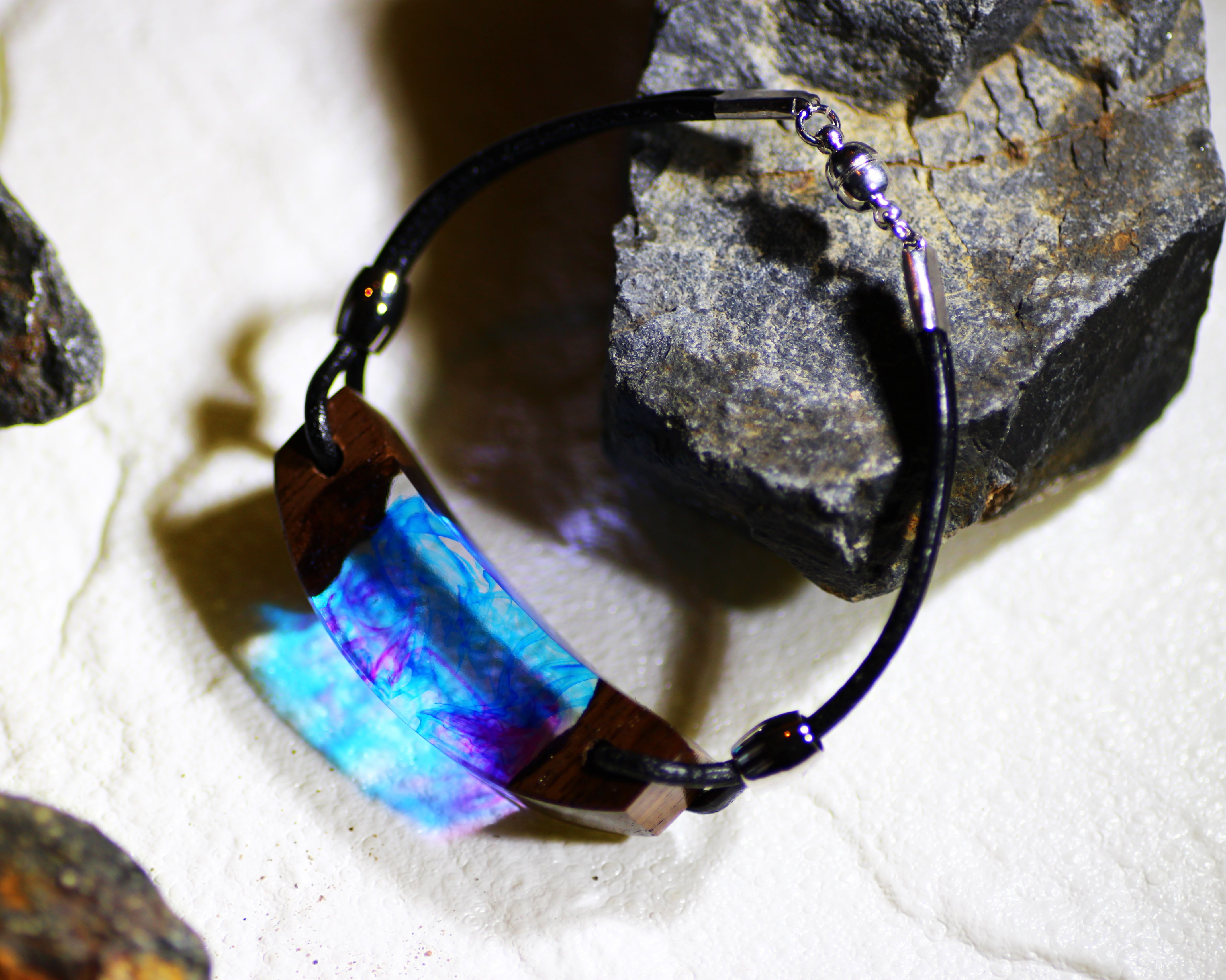 クリスタルレジンと高級木材から作り出される幻想的な世界 ウッド