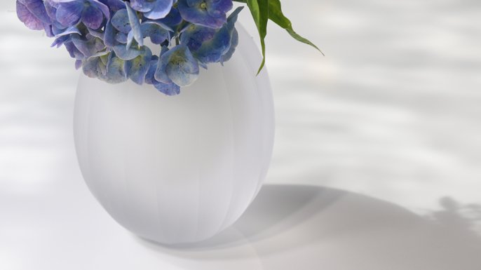 吹きガラス作家が独自技法で仕上げる、お花溢れる硝子作品 ～無垢の