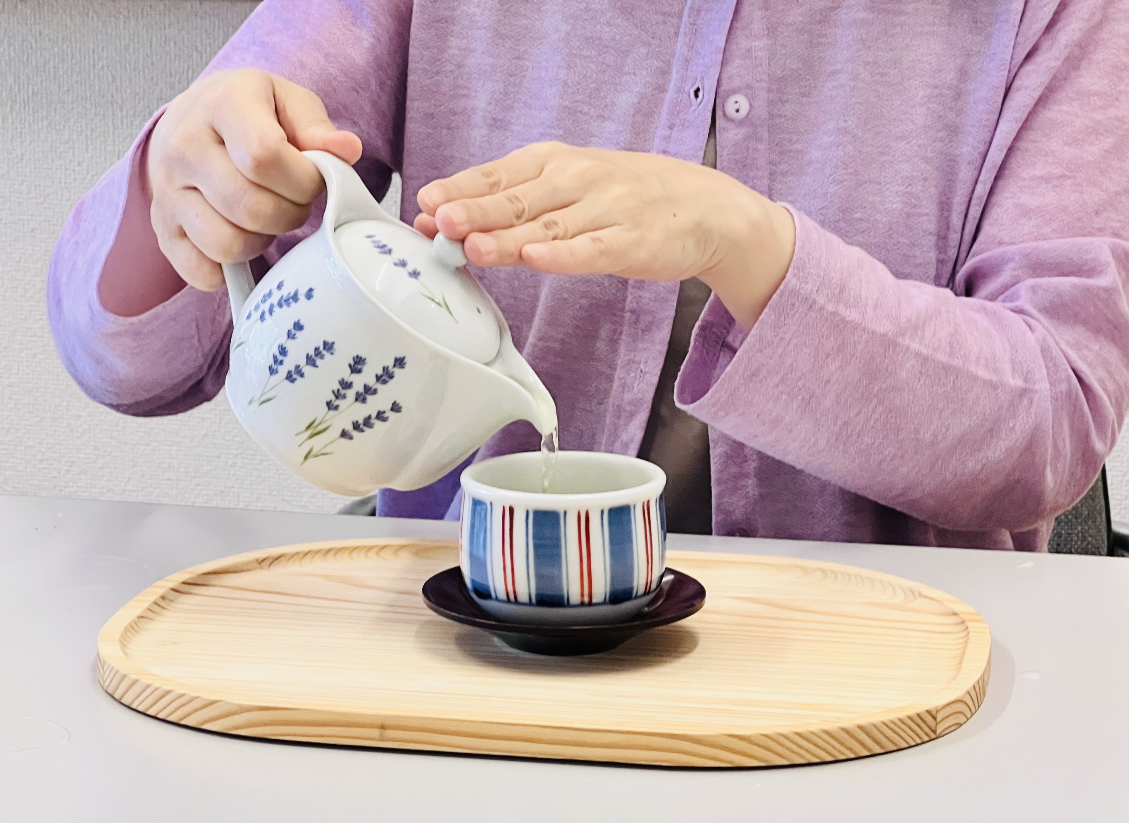 やさしいラベンダー柄のティーポット・珈琲抽出にも使える便利なポット