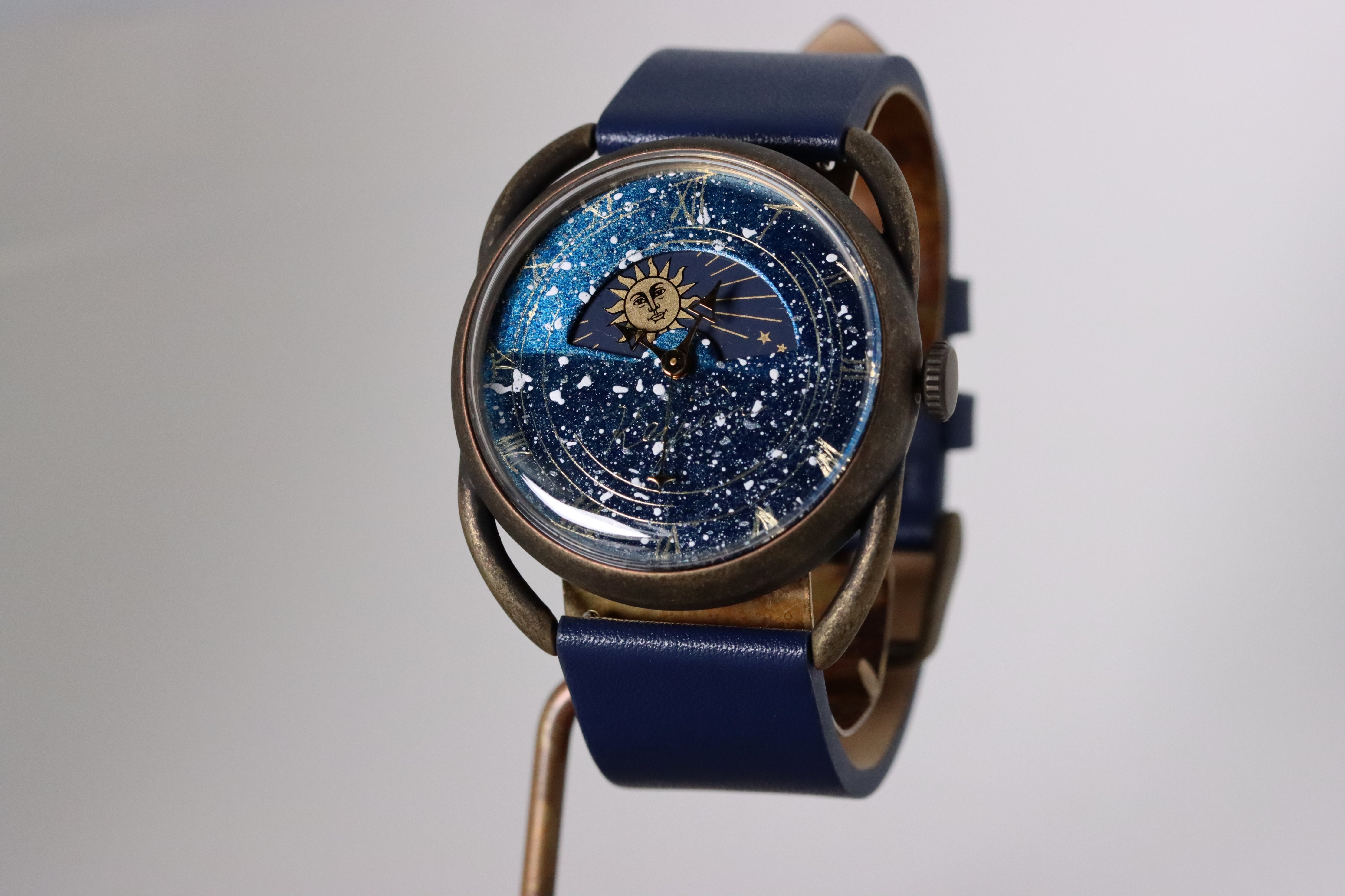 厳選した桜の天然木×レジン】世界に一点だけのスクエアウォッチ