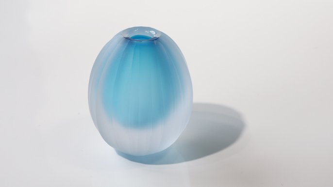 吹きガラス作家が独自技法で仕上げる、お花溢れる硝子作品