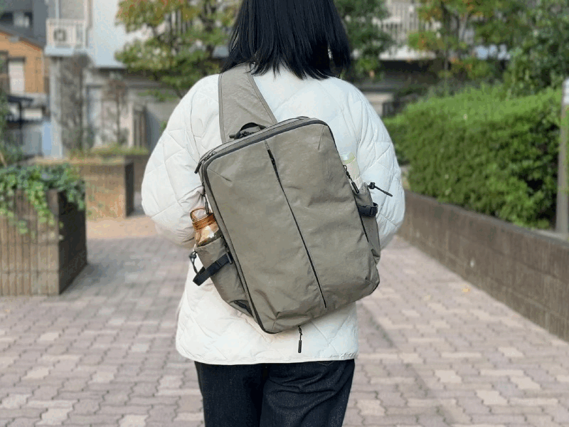 14インチが入る6層構造！15の収納と拡張スペースでちょっとした旅行の