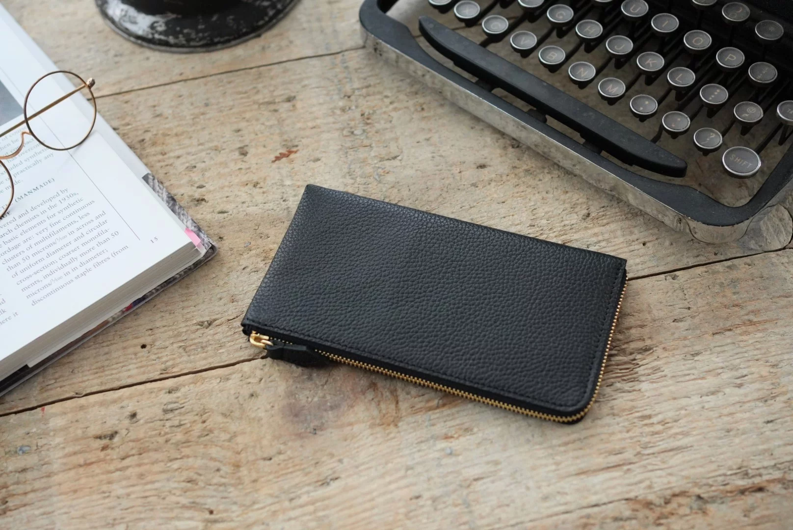 オンライン初登場】理想を叶えるフラットウォレット「SLAIR」中身を