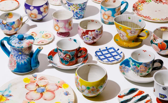 金沢発祥の「水引柄」で縁起良く新年を迎え、九谷焼で日々の生活に豊か