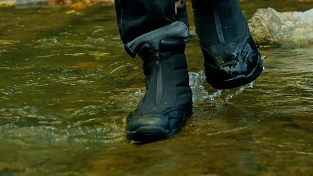 驚きのグリップとバツグンの防水で悪天候に立ち向かう 防水