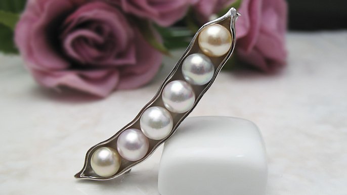 あこや真珠】天然の輝きを大切にした、マルチカラーパール