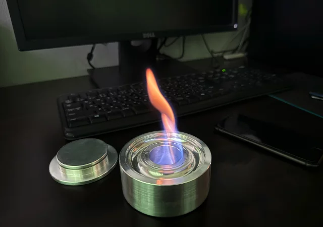 新発想のアロマポット誕生。ゆらめく炎と心安らぐ香りで上質な癒しの