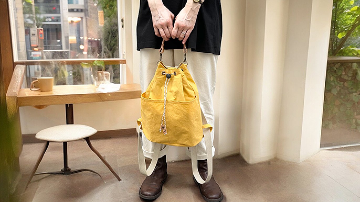 軽くて、撥水加工の新素材KONBUを使った秋のお出かけに便利な 