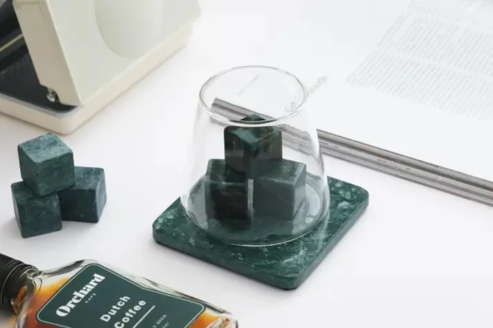 世界の展示建築にも選ばれた天然大理石で味わう、贅沢すぎる大人の晩酌