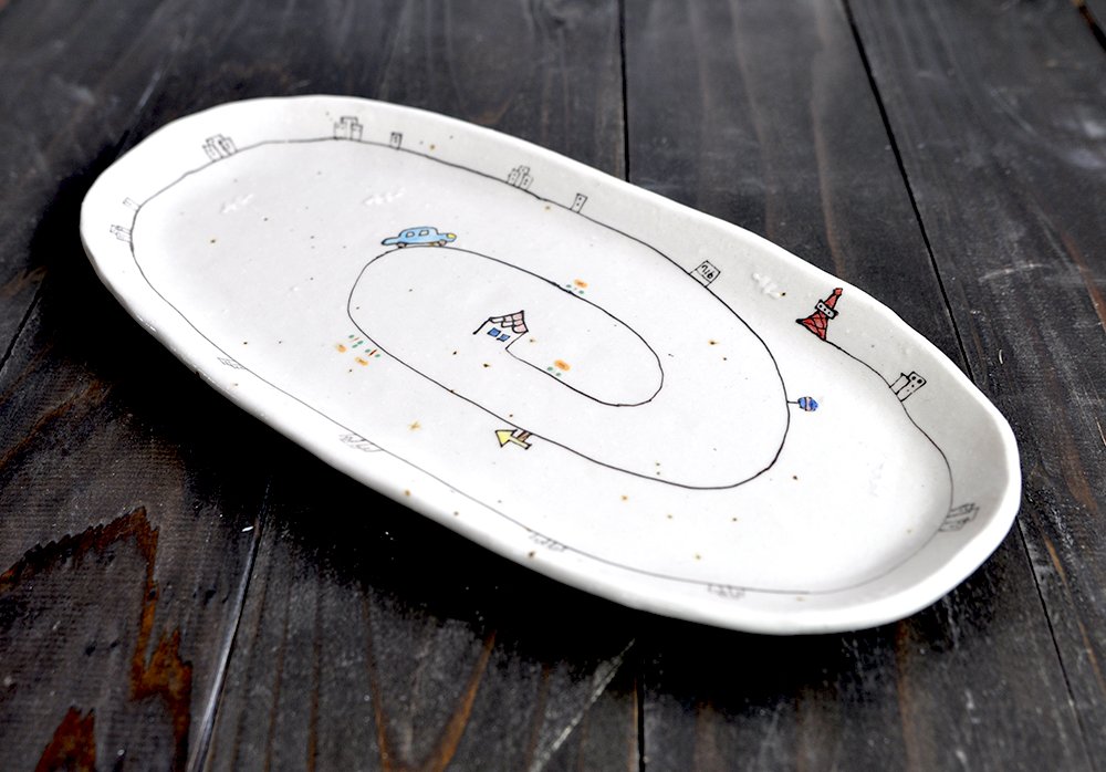 世界に一つだけの陶器の絵本プロジェクト ～8月の展示会から25ヶ月掛け