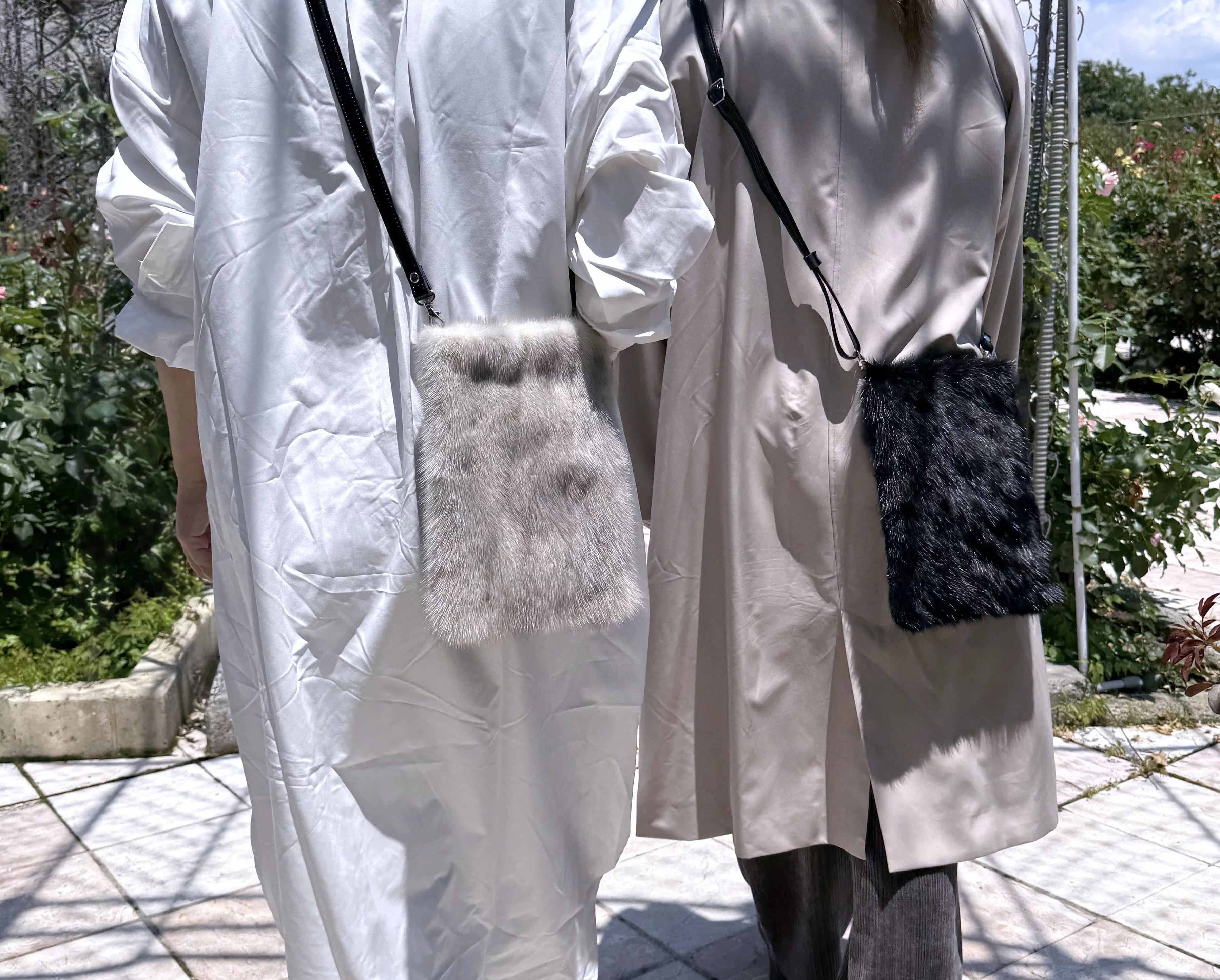 過去の過剰生産によって捨てられてしまうミンクの毛皮を癒しのバッグに