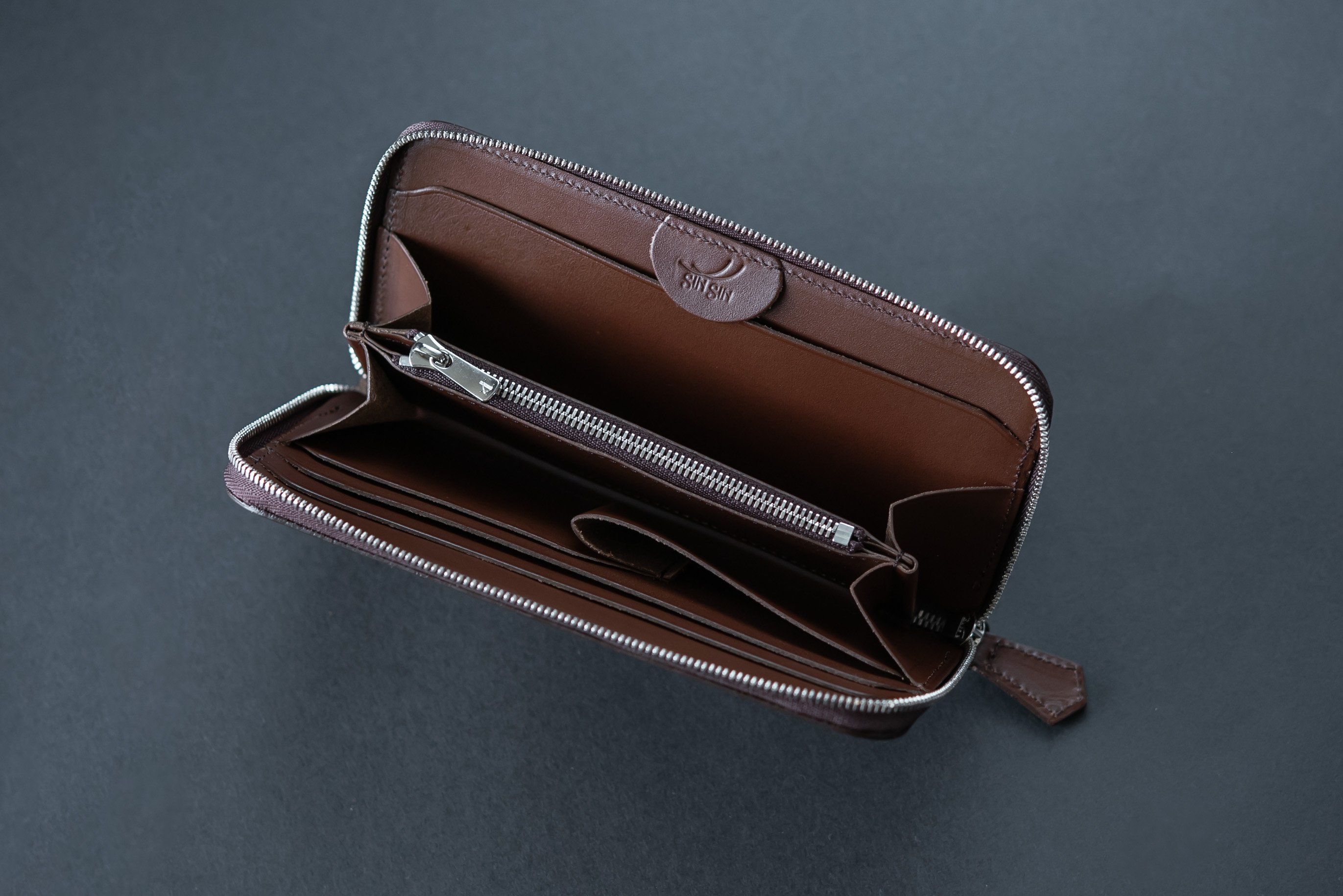 財布職人が最小の限界に挑戦！「キャッシュレス時代の極小ラウンド