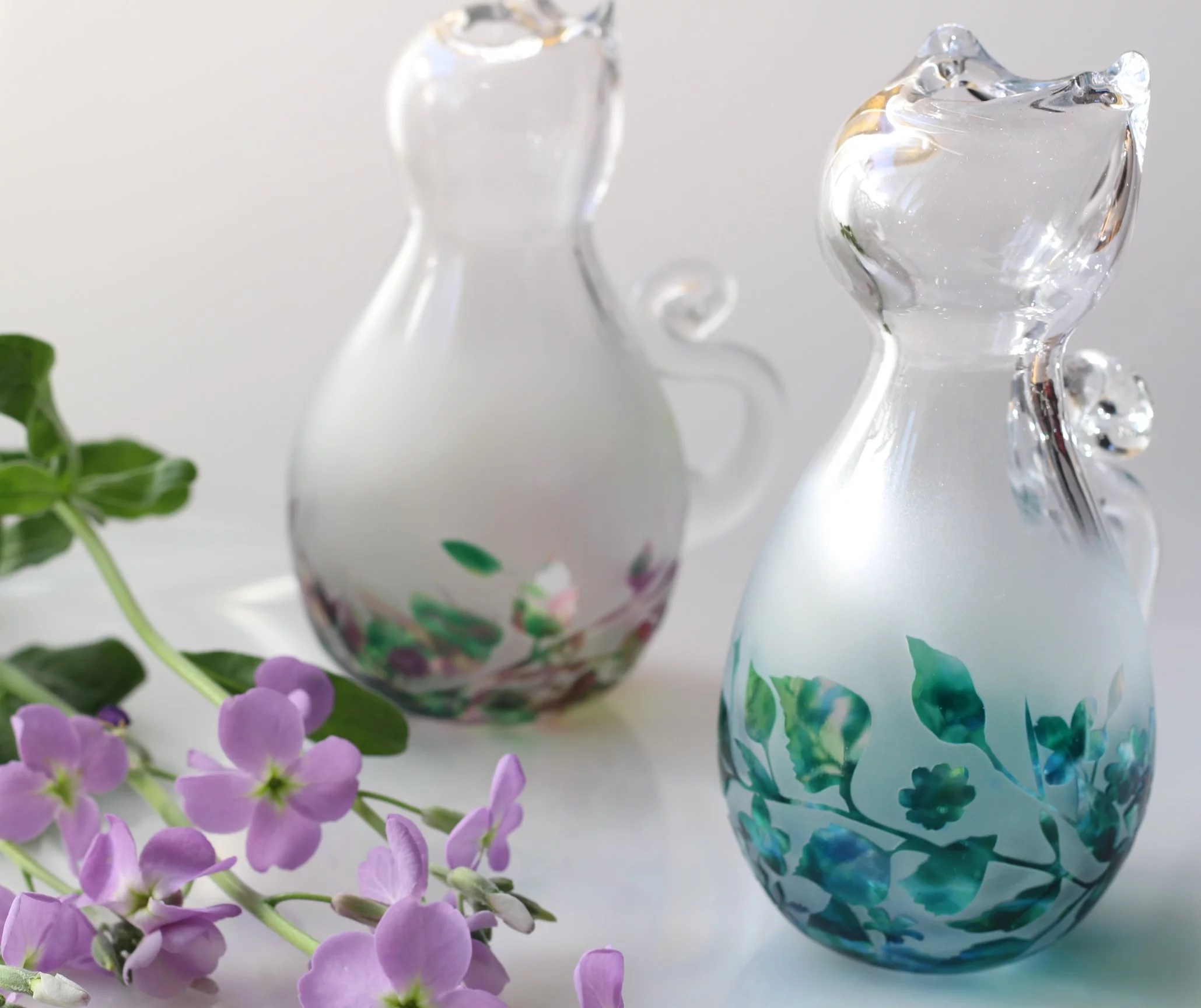 シングルの猫のステンドグラス （猫の花ごころ～花とねこを