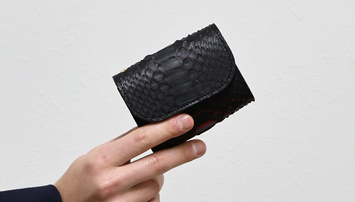 大人気のお札が折れない【ミニ財布】と【小さい長財布】を希少な
