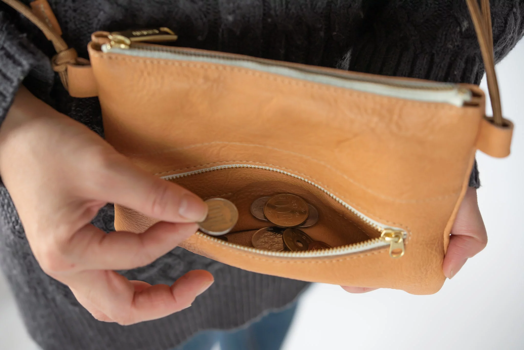 もうレジでモタモタしなくて済む！紙幣と硬貨を自動で仕分ける「ズボラ 