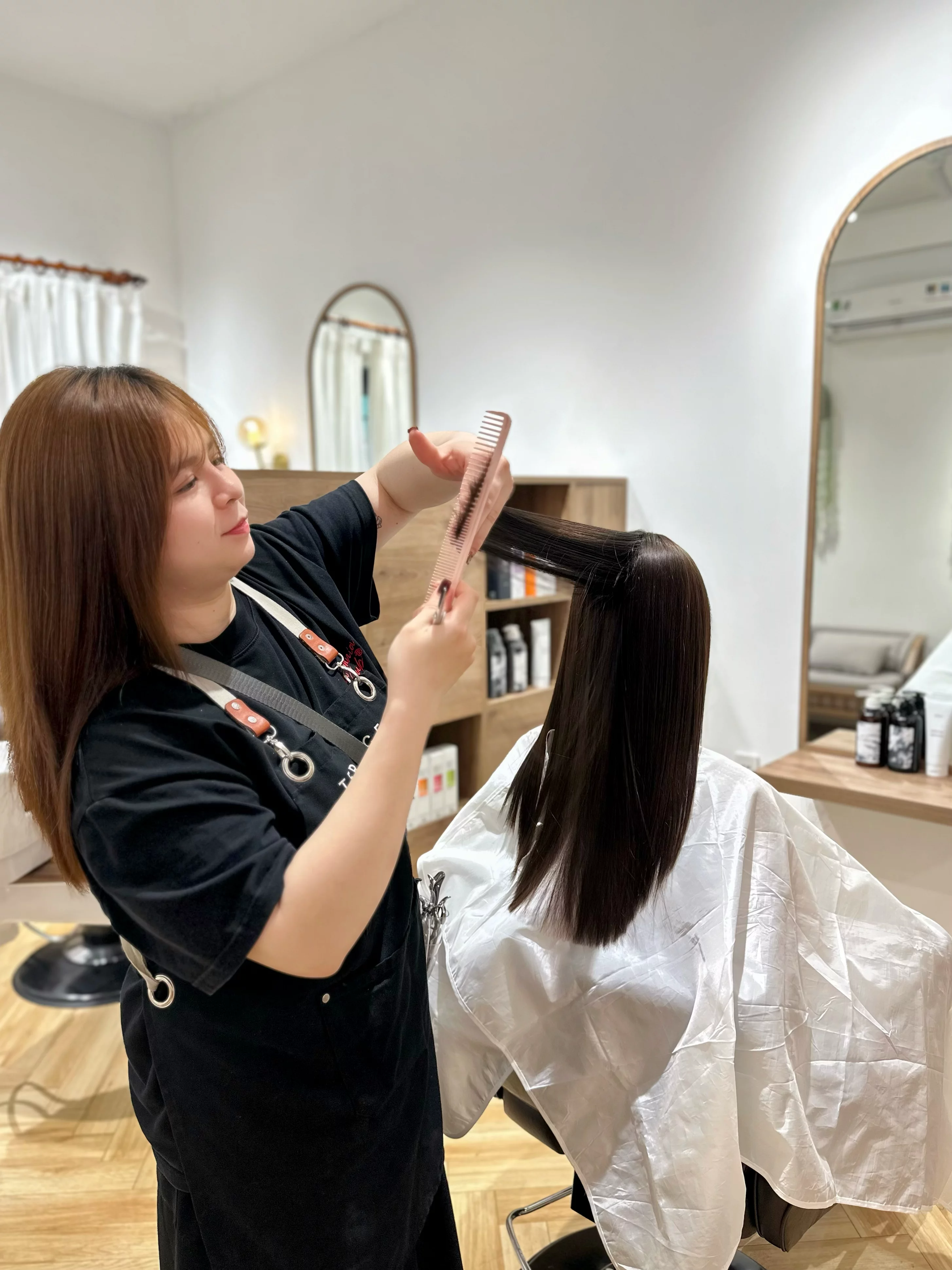 女性の髪の悩みに、美容師20年の答えを。”自宅で塗るだけ”簡単髪質改善