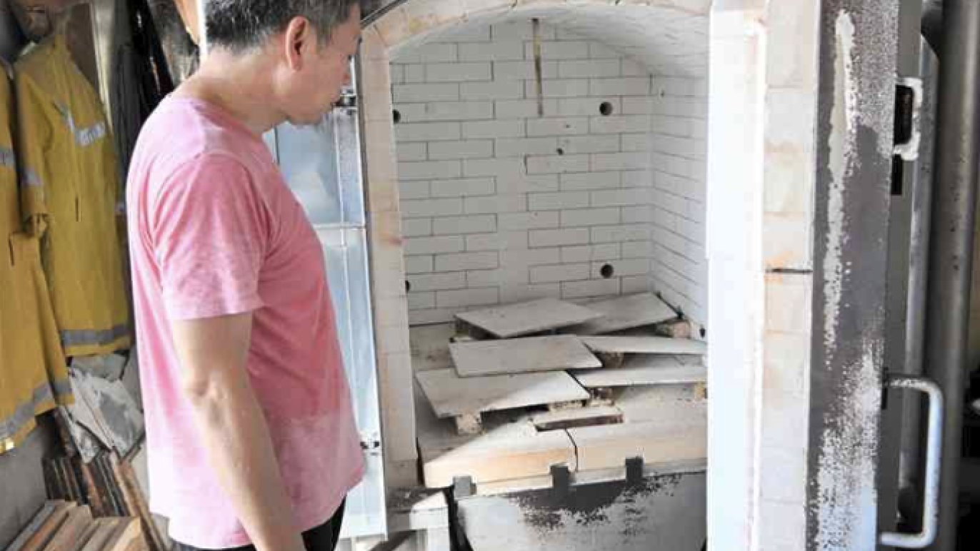 塩内焼　しおない焼　地方窯　民窯 熊本地震で窯が破損。9割の作品を失った高田焼窯元の復旧に向けた挑戦