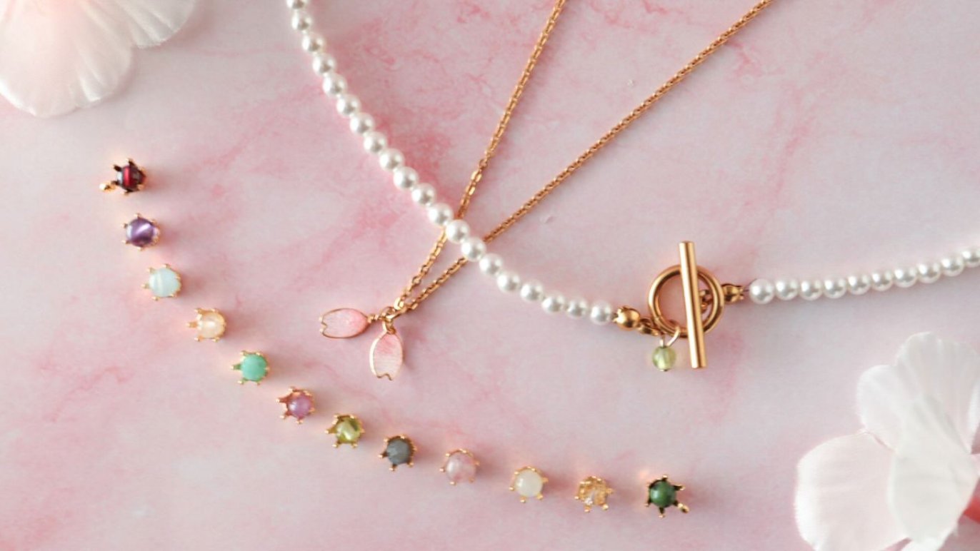 誕生石が選べる桜のアクセサリー ～大切な人への贈り物や入学式にも