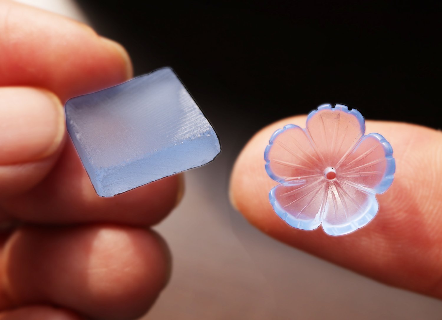 小さな空を贈る】水晶を削り出した、一輪のネモフィラ。心に春を届ける
