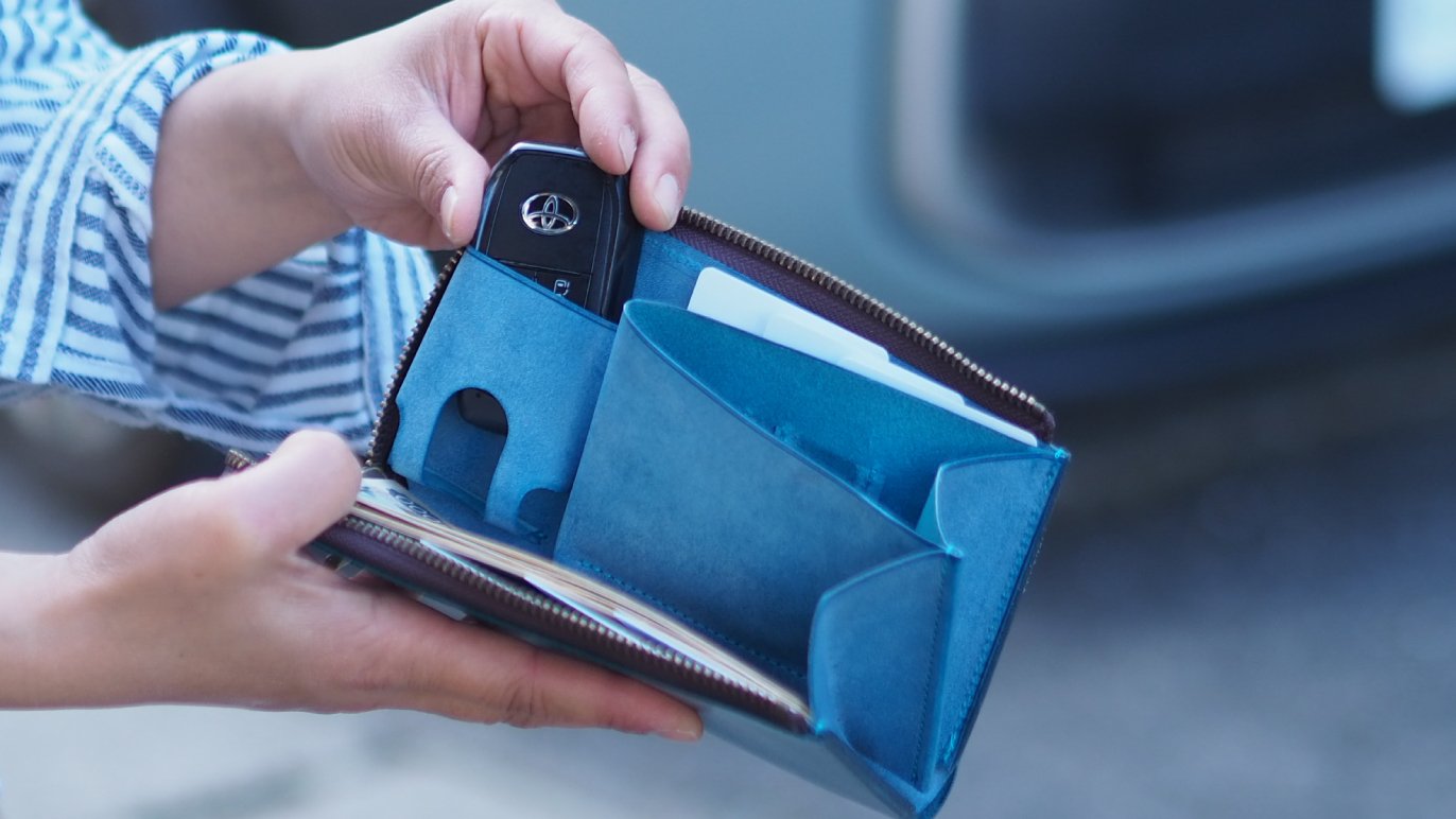 carcru カードが見やすく取り出しやすい ラウンドファスナー 長財布 