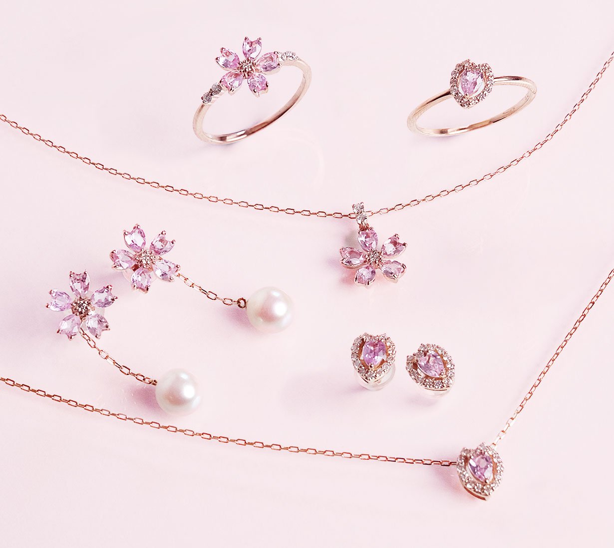 暖かい季節の装いを華やかに｜肌に美しくなじむ本物の桜ピンク