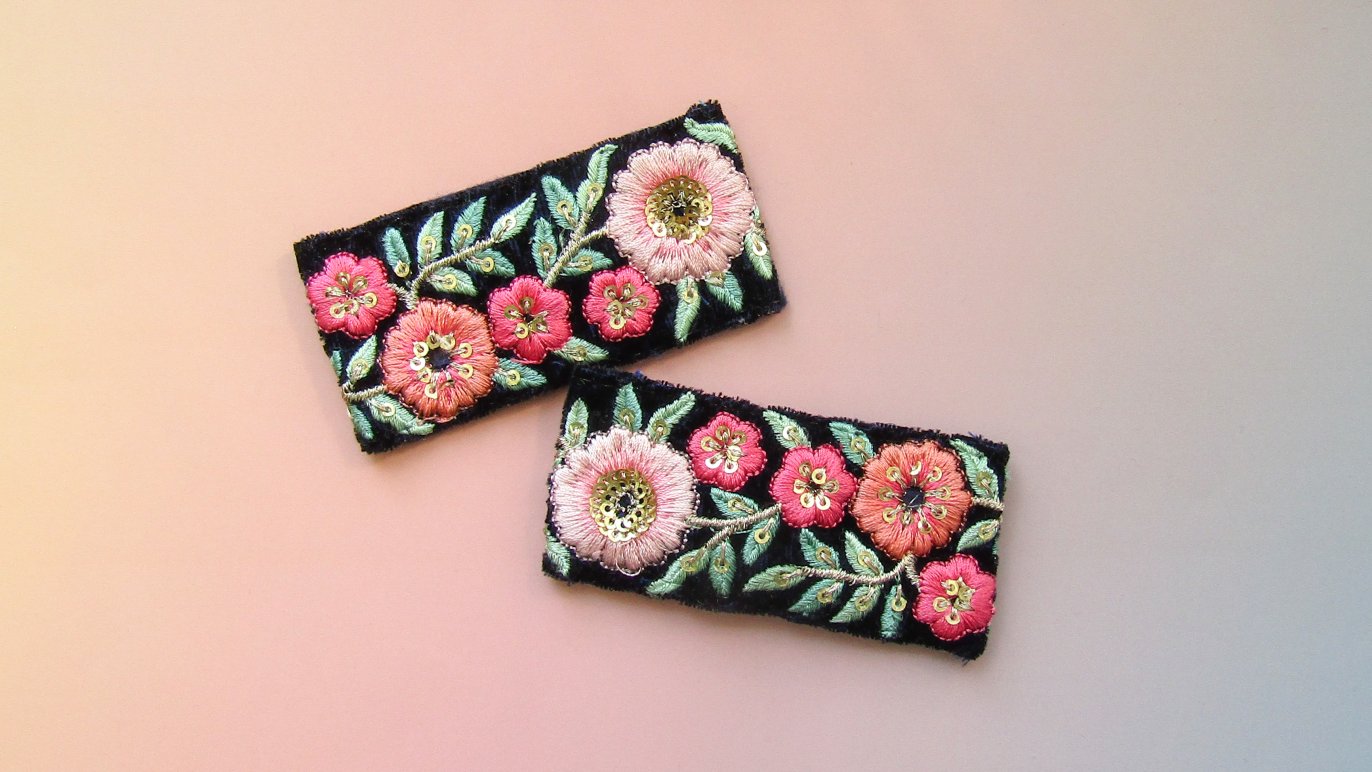 827】インド刺繍リボンのさんかくパッチンピン ハンドメイドヘア 
