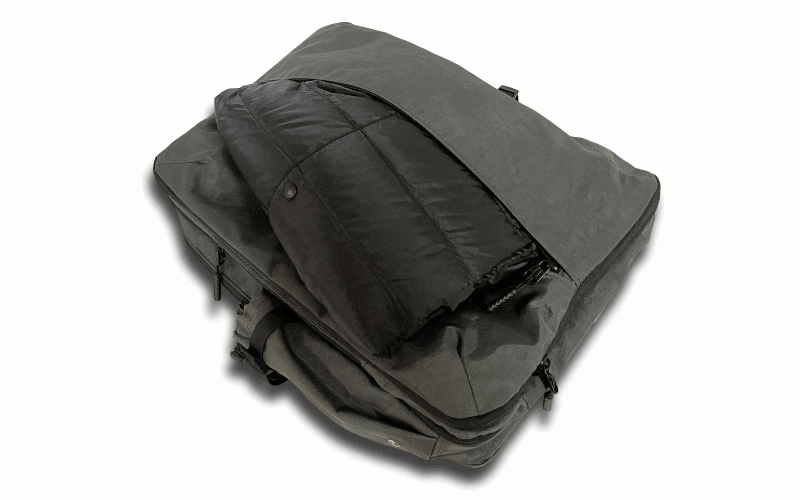 14インチが入る6層構造！15の収納と拡張スペースでちょっとした旅行の