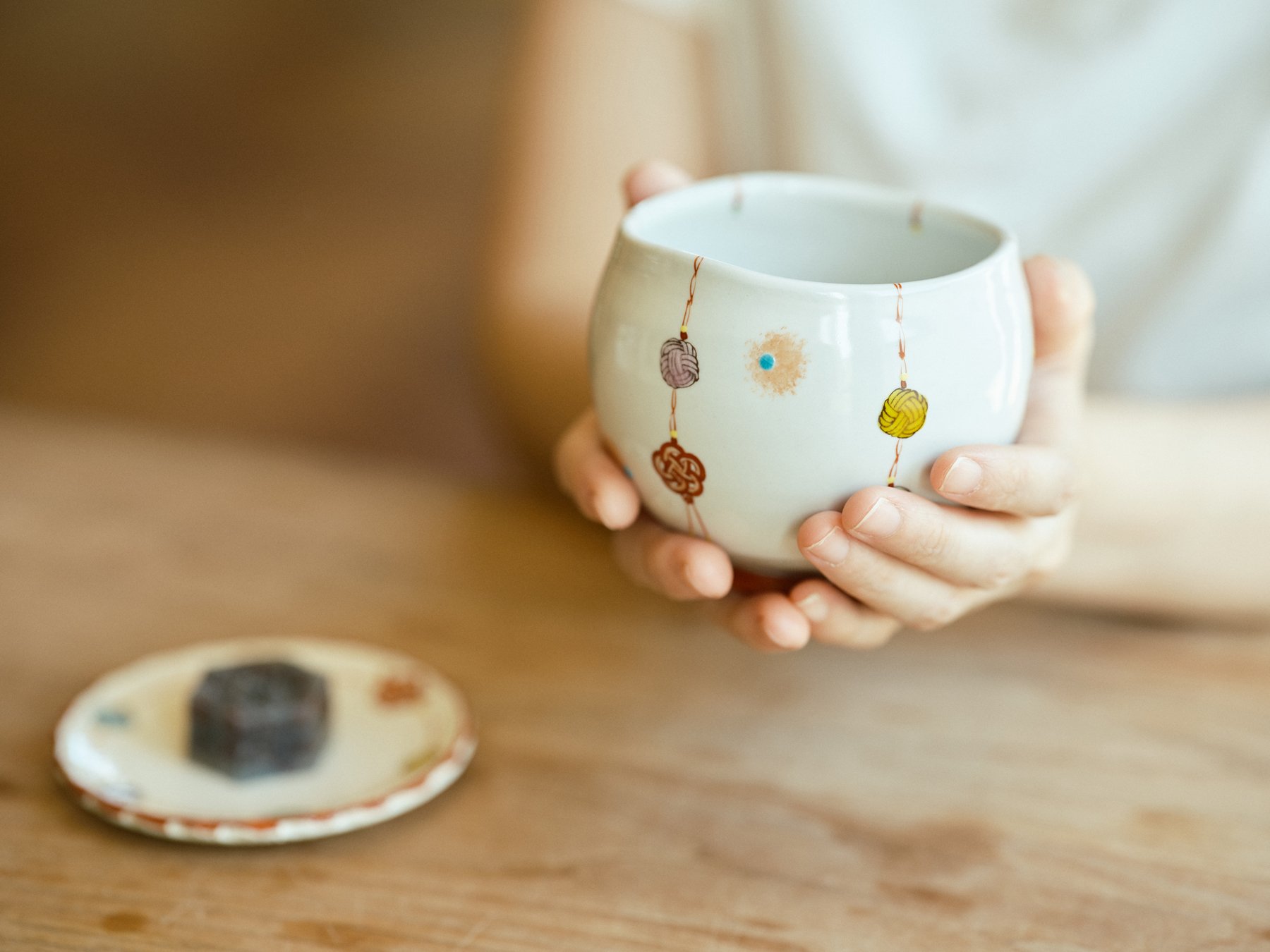 金沢発祥の「水引柄」で縁起良く新年を迎え、九谷焼で日々の生活に豊か