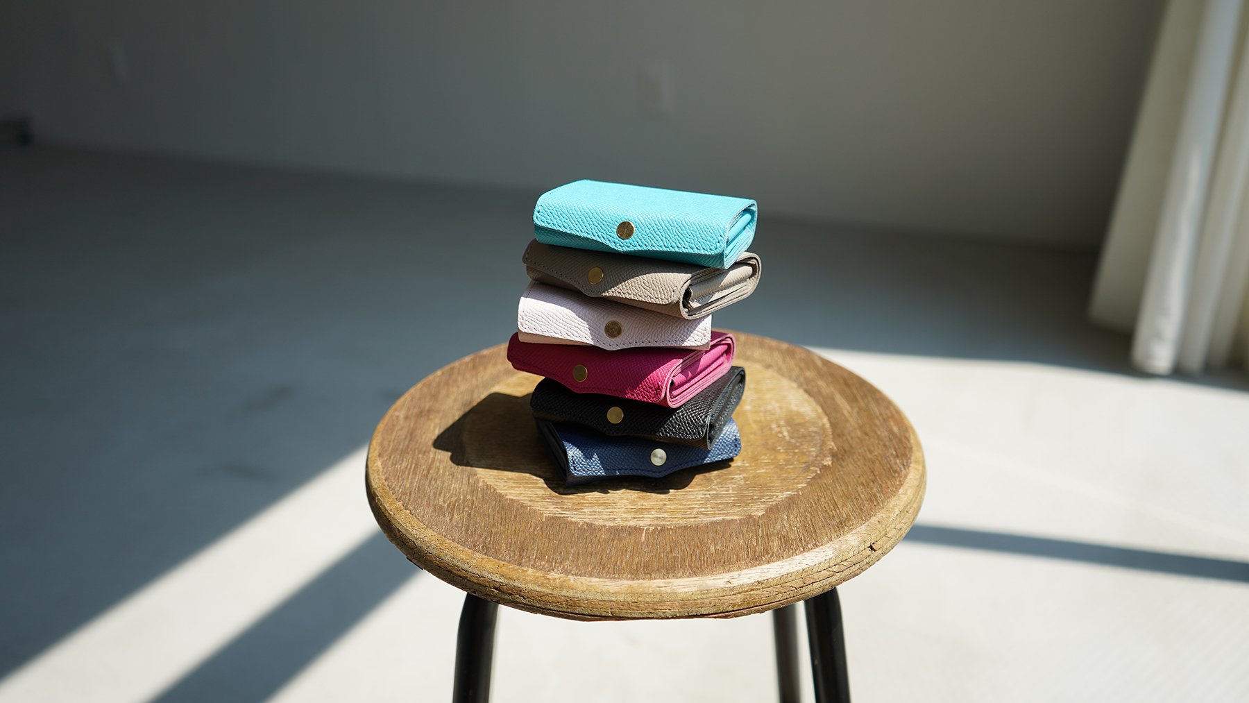 極小サイズで軽やかに！モタつかない秒速決済！カードサイズの極小軽量