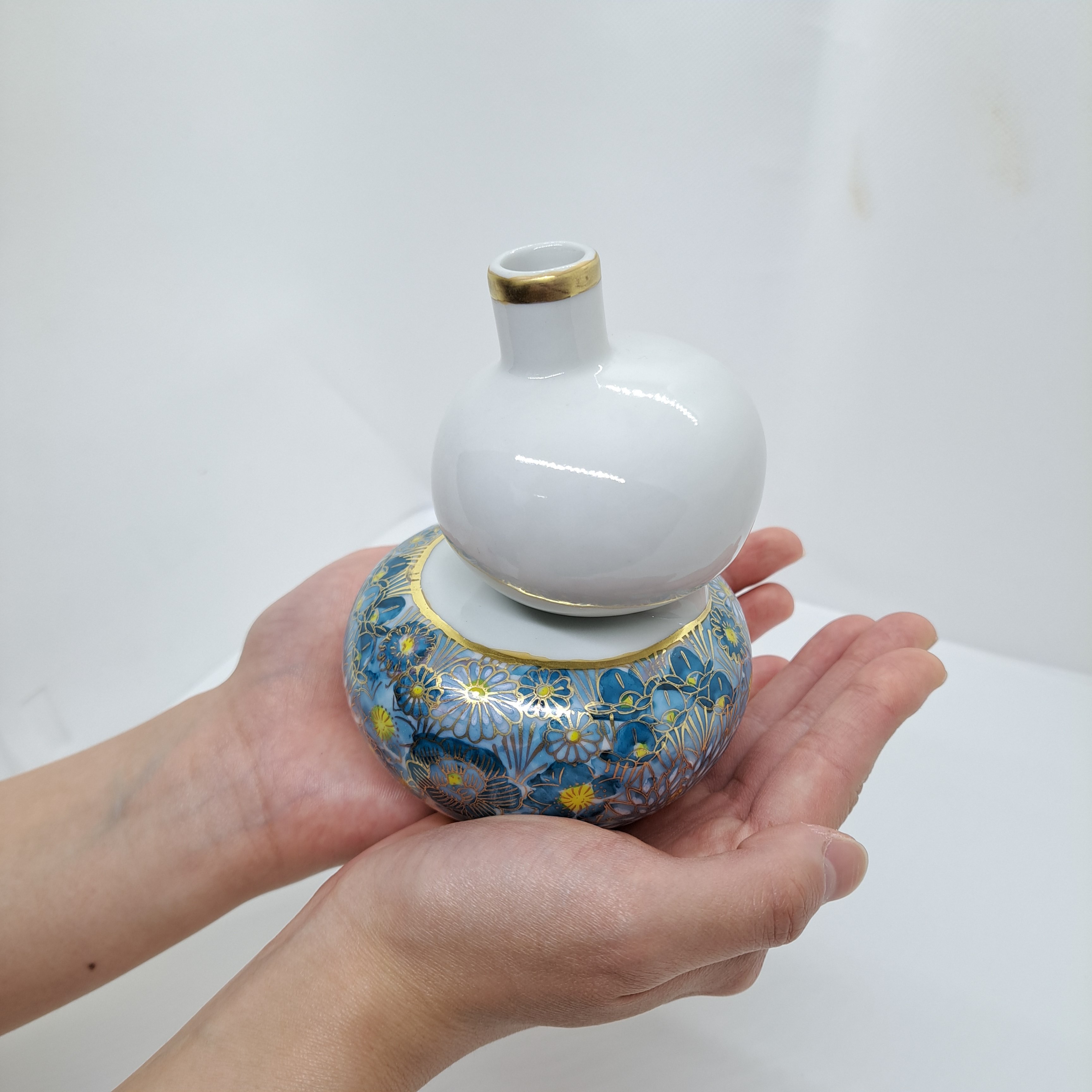 一輪添えれば、部屋が変わる。花詰九谷焼・瓢箪型一輪挿し｜Creema SPRINGS