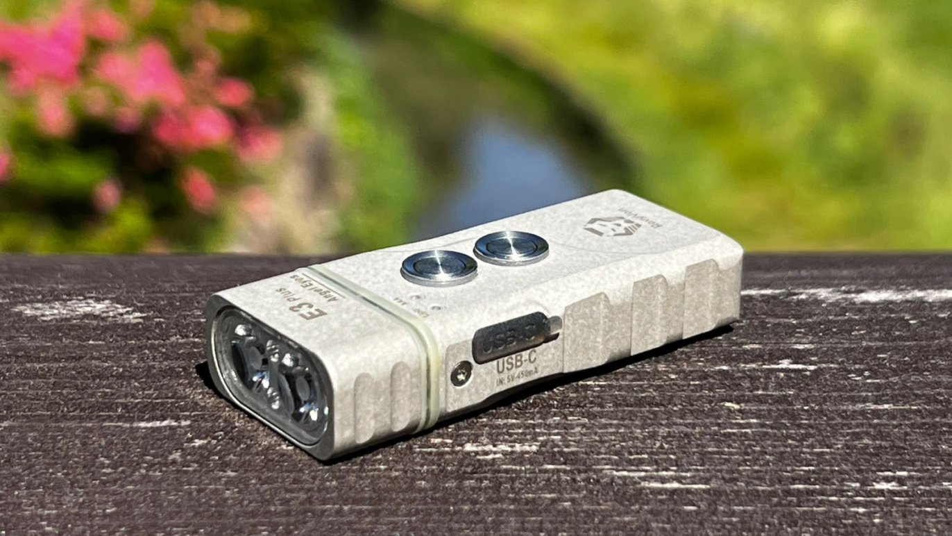 RovyVon Angel Eyes E3 Plus クールホワイト たった35g】小さい、なのに圧倒的に明るい。防災・防犯にも活躍