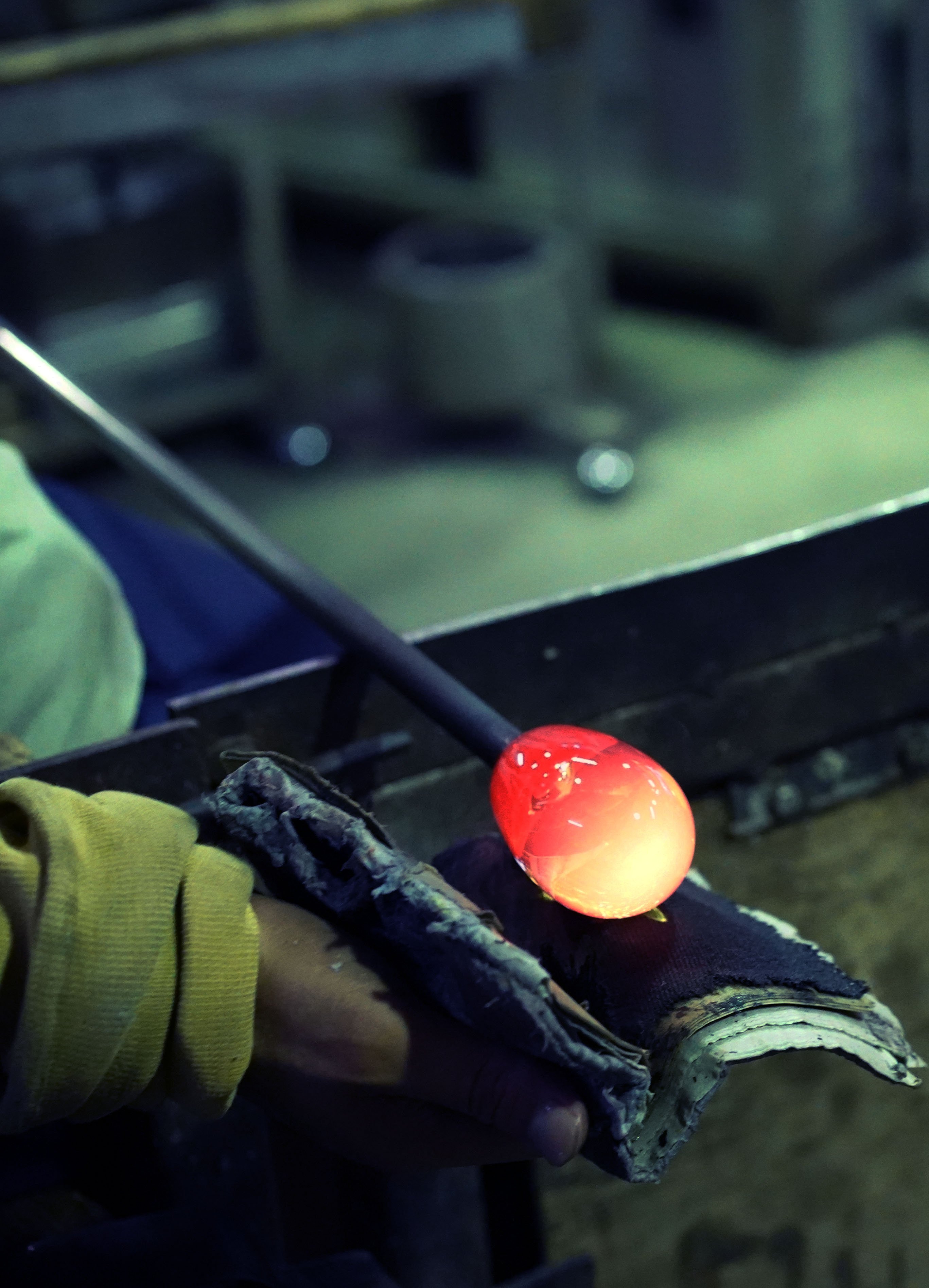 -yosiemon-小千谷紬 男性用 爽紡ぐ伝統工芸の道…シンプルにされど男らしく 着流し 身丈136㎝ ｙ-67　 職人が紡ぐ圧倒的技術力と\u201c透明感\u201d 若きガラス職人を応援！ 〜自分の