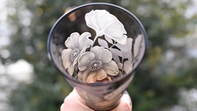 作品)サンドブラストもみじ模様のガラス花瓶 約20cm 作品)サンドブラストもみじ模様のガラス花瓶 約20cm