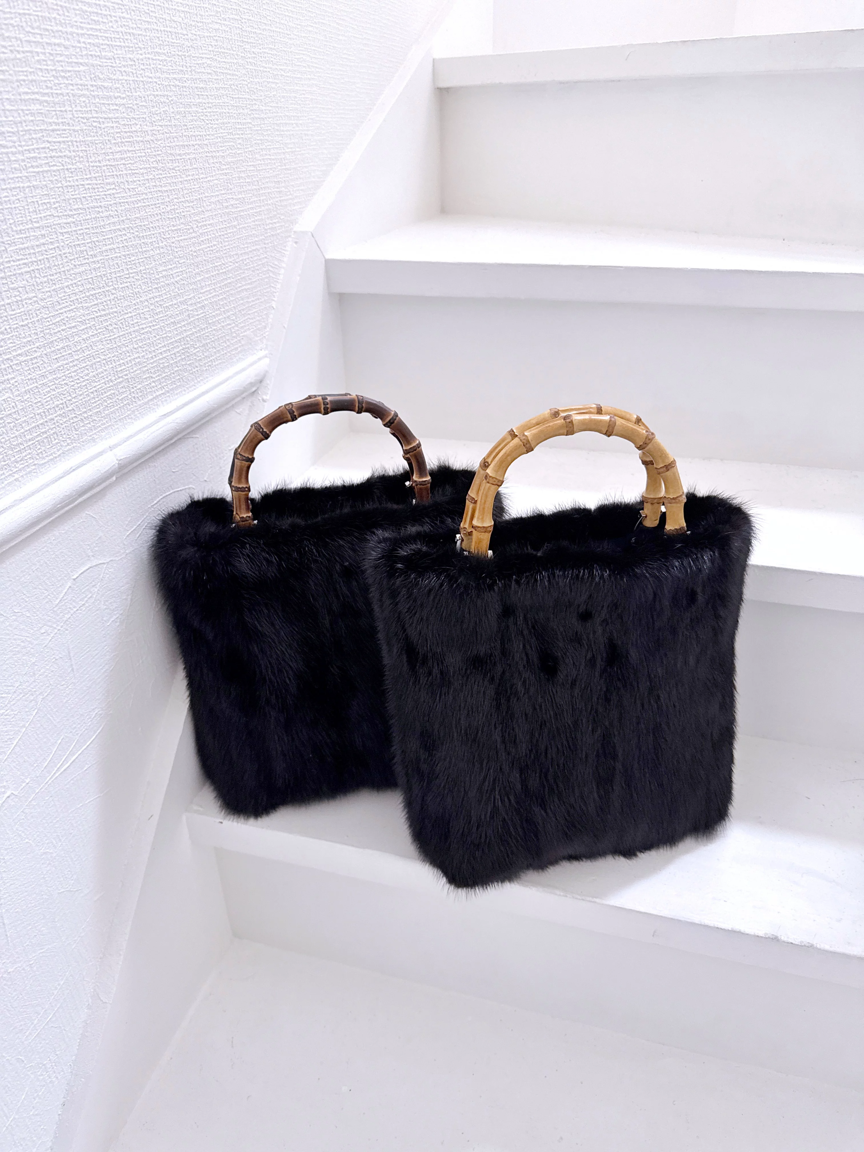 過去の過剰生産によって捨てられてしまうミンクの毛皮を癒しのバッグに